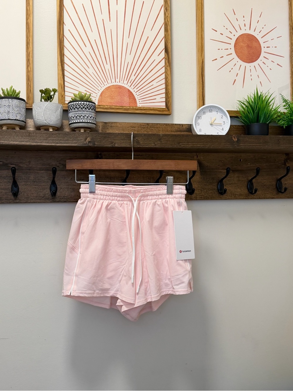NWT lululemon Court Rival HR 3” Short, Size 2, Color PIAR/WHITE